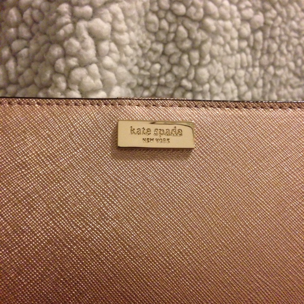 COPY - Kate Spade Rose Gold Newbury Lane Stacy Wallet - Picture 2 of 5